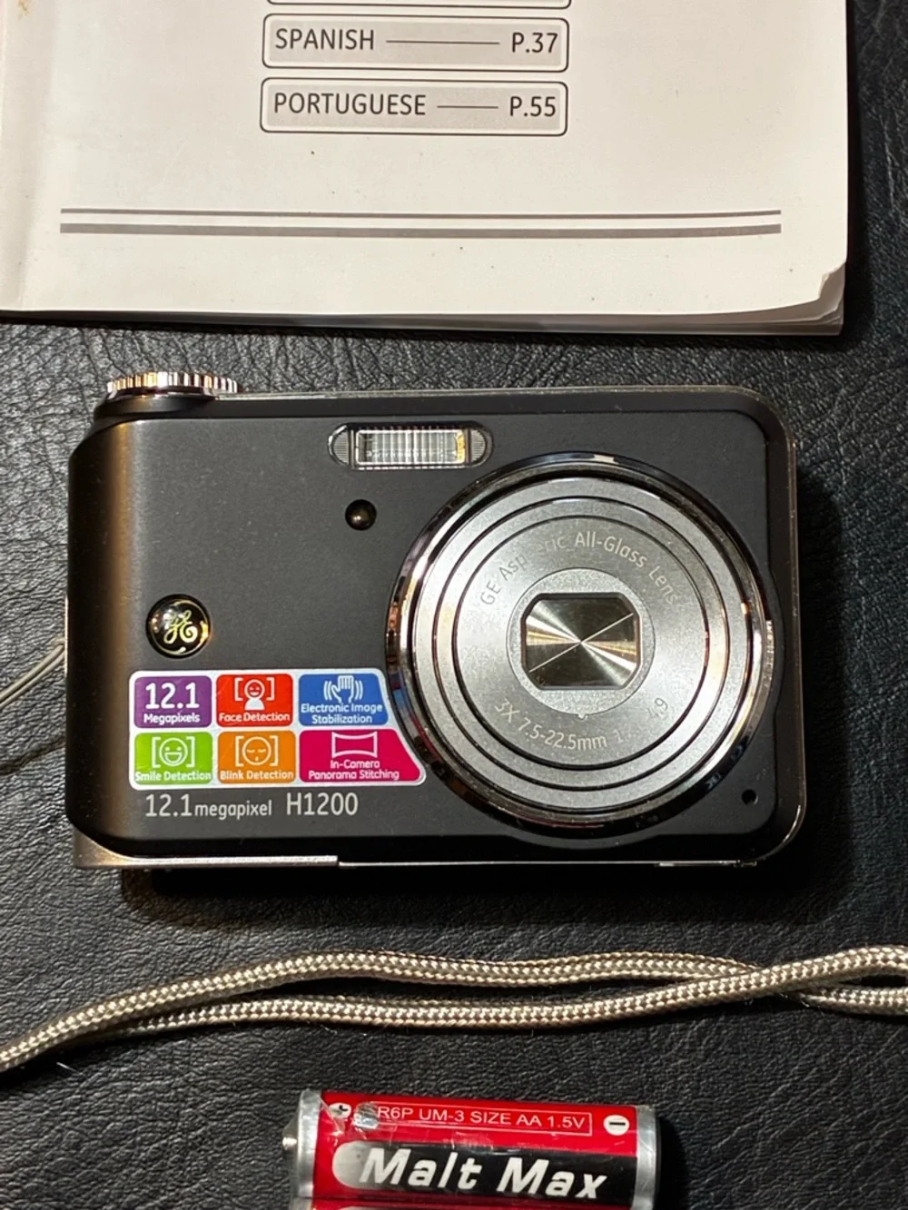 GE H1200 Compact Digital Camera in Black